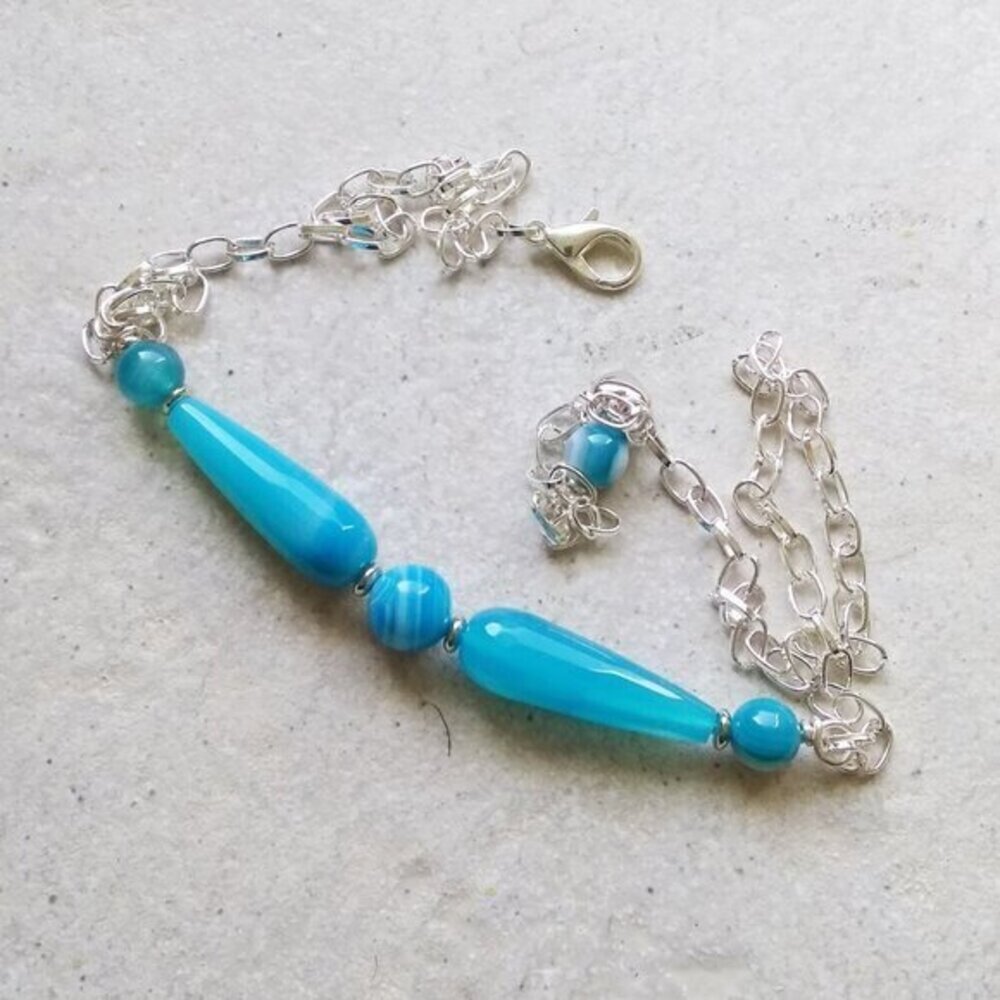 Aqua Blue! Long Agate Teardrop Gemstone Pendant + Chain! Beachy Coastal Grandma - Picture 9 of 10
